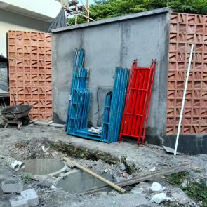 Rental scaffolding Scaffolding adalah salah satu alat pendukung konstruksi, perbaikan gedung dan bangunan-bangunan besar lainnya satu set scaffolding terdiri dari : 2 pcs Main Frame 2 pcs Cross Brace 4 pcs Join Pin Telepon / Wa 0811 39 5454 Atau datang langsung Gudang Jl. Pura Demak Barat No 168X Denpasar Bali