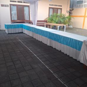 Sewa meja prasmanan bali Spesifikasi meja sebagai berikut : Ukuran T 75cm x L 60cm x P 180cm Bahan dari besi di jamin kuat Harga sudah termasuk cover Harga sewa per unit Menyediakan kebutuhan meja prasmanan Pesta Anda dengan harga murahHarga belum termasuk ongkir Gudang : Jl Pura Demak Barat No 168X Denpasar - Bali Telepon : 0811 39 5454