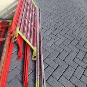 Selain menyewakan catwalk, kami juga menyediakan : Main Frame 170 Ladder frame 90 Cross Brace 220 Cross Brace 193 Join Pin Tangga jack Base U_hed Hanya untuk wilayah bali Jaminan sewa KTP atau SIM Harga belum termasuk ONGKIR Gudang : Jl Pura Demak Barat No 168X Denpasar - Bali Telepon : 0811 39 5454