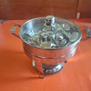 Sewa&nbsp;round chafing prasmanan&nbsp;bali Bahan stainless dan kaca Ukuran 7 liter Harga&nbsp;sewa&nbsp;per&nbsp;biji Menyediakan&nbsp;kebutuhan&nbsp;round chafing prasmanan&nbsp;Pesta&nbsp;Anda&nbsp;dengan&nbsp;harga&nbsp;murah Harga&nbsp;belum&nbsp;termasuk&nbsp;ongkir (sewa alat lengkap gratis ongkir) Area sewa khusus wilayah bali Telepon / Wa 0811 39 5454 Atau datang langsung Gudang Jl. Pura Demak Barat No 168X Denpasar Bali