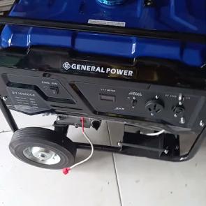 Sewa genset 7 KVA Spesifikasi genset SBB : Kapasitas 7 Kva 1 Phase 10 meter kable listrik (opsional) Bahan bakar pertalite (tidak termasuk) Harga sewa per hari Jaminan KTP atau SIM Harga belum termasuk ongkir Telepon / Wa 0811 39 5454 Atau datang langsung Gudang Jl. Pura Demak Barat No 168X Denpasar Bali